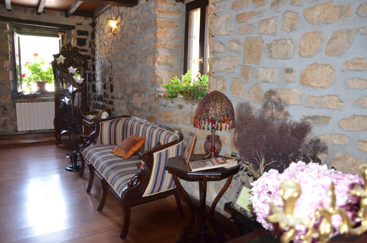 Hotel Arenas De Cabrales- Apartamentos Экстерьер фото
