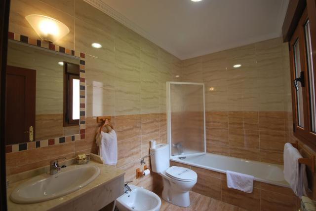 Hotel Arenas De Cabrales- Apartamentos Экстерьер фото